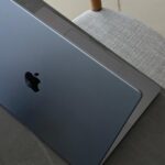 laptop blogging